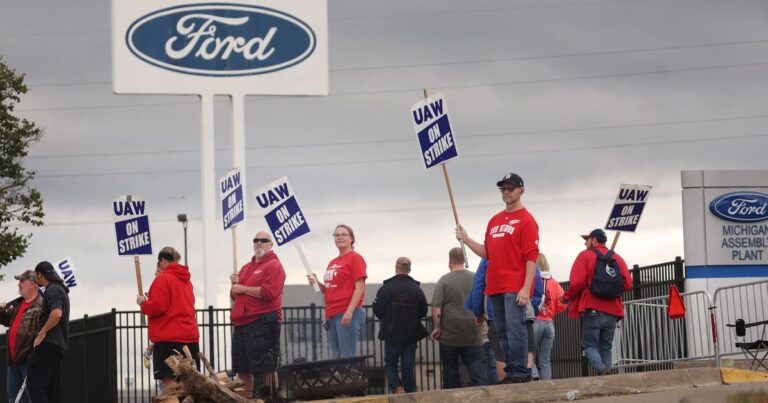 The Media Falls for Trump’s Labor Lies