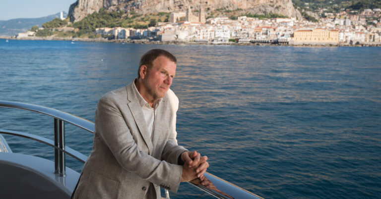 As Trump Scraps With Meloni, His Envoy to Italy Is at Sea