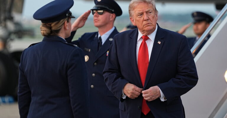 Trump Rejected Nearly 6,000 Clemency Applications Amid Hope of Pardon Wave