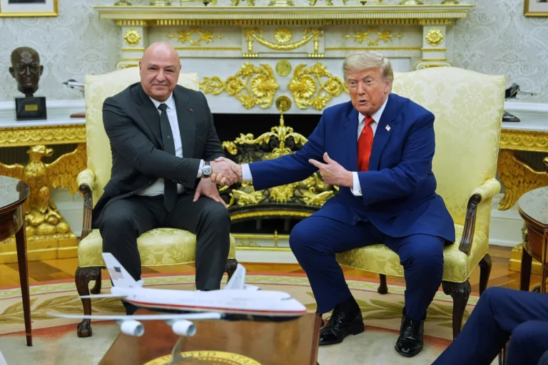 Trump meets with Lebanese leader, pledges support for peace efforts with Israel
