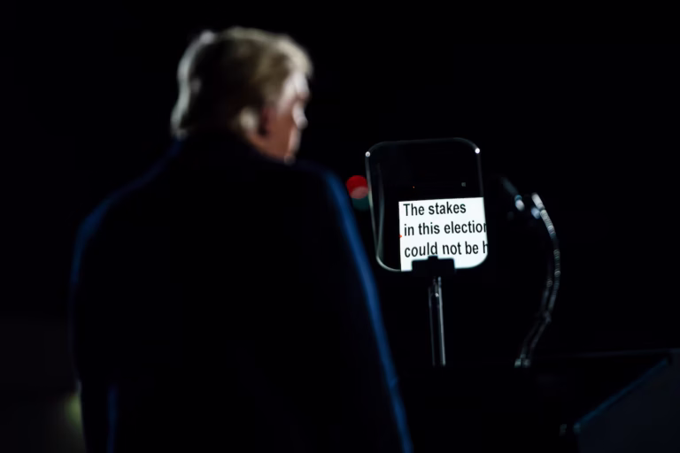 White House teleprompter operator placed on leave after betting on Trump speeches