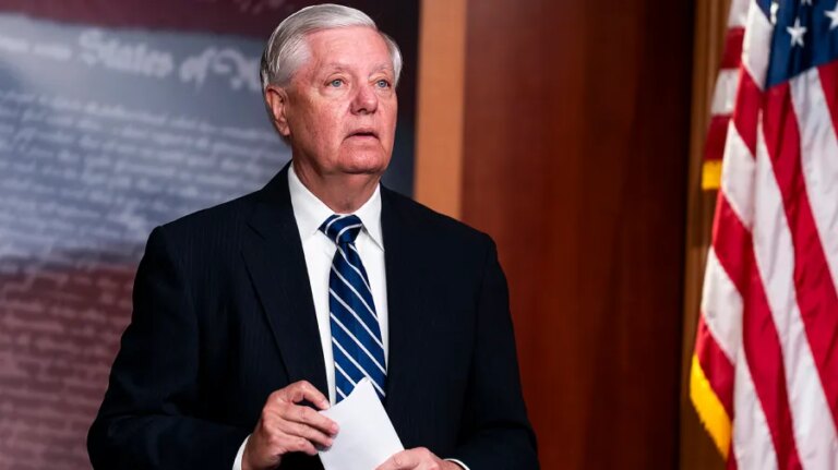 Live updates: Trump, nation mourn Lindsey Graham after senator's sudden death