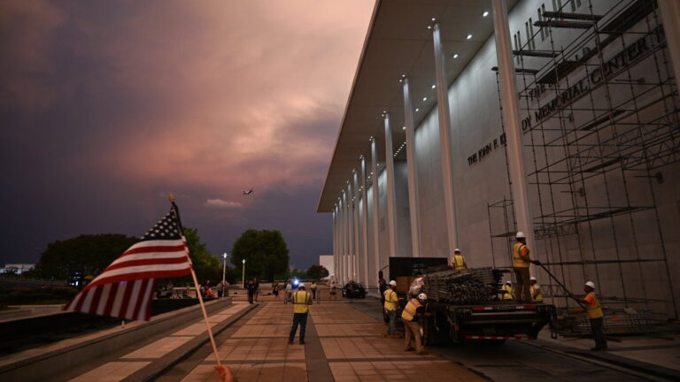 Kennedy Center says it’s on the brink of bankruptcy, might close as early as Tuesday : NPR